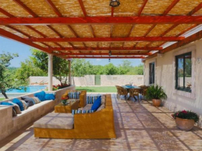 House with a Spacious Garden and Swimming Pool